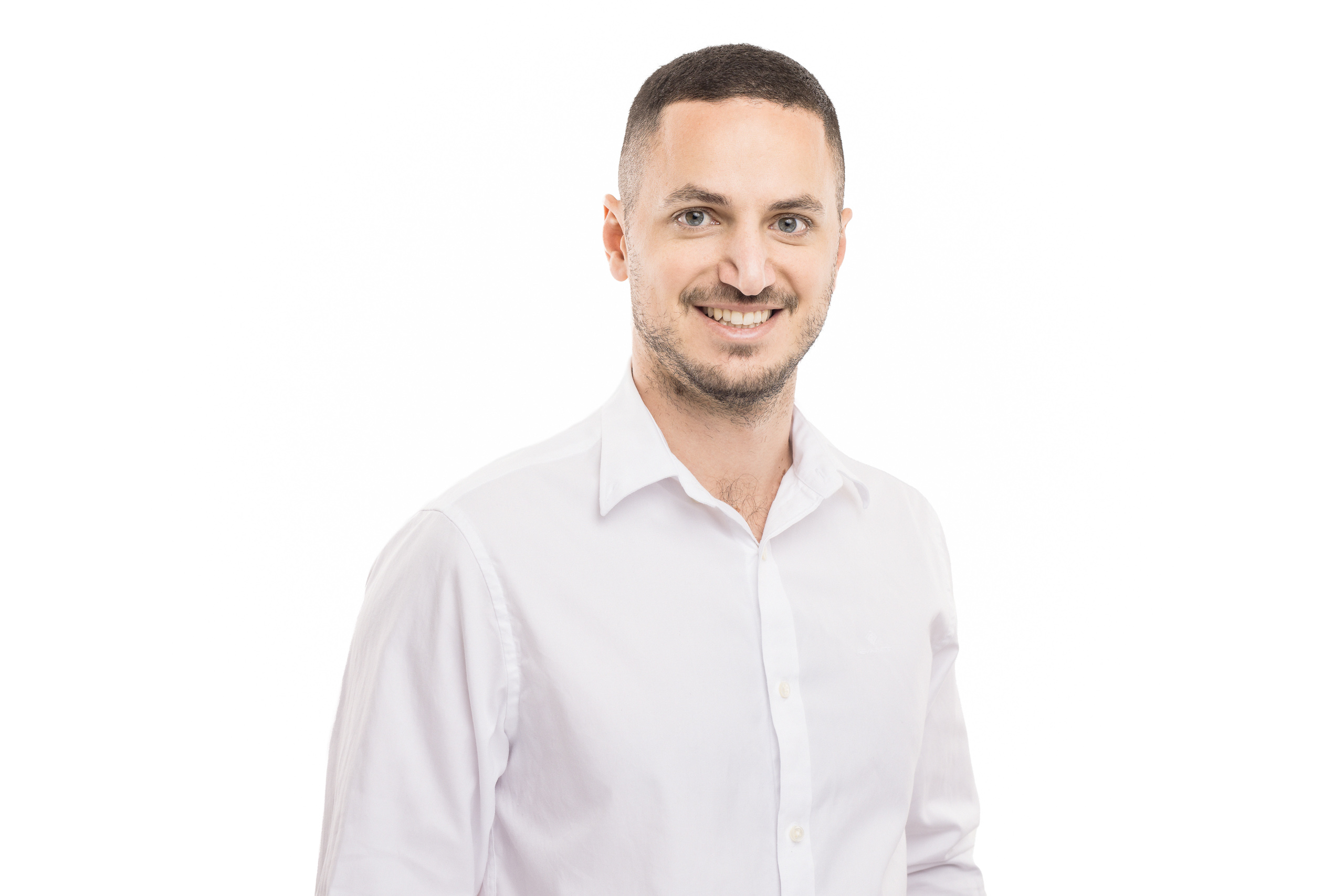 מתן אדרי, סוכן ביטוח