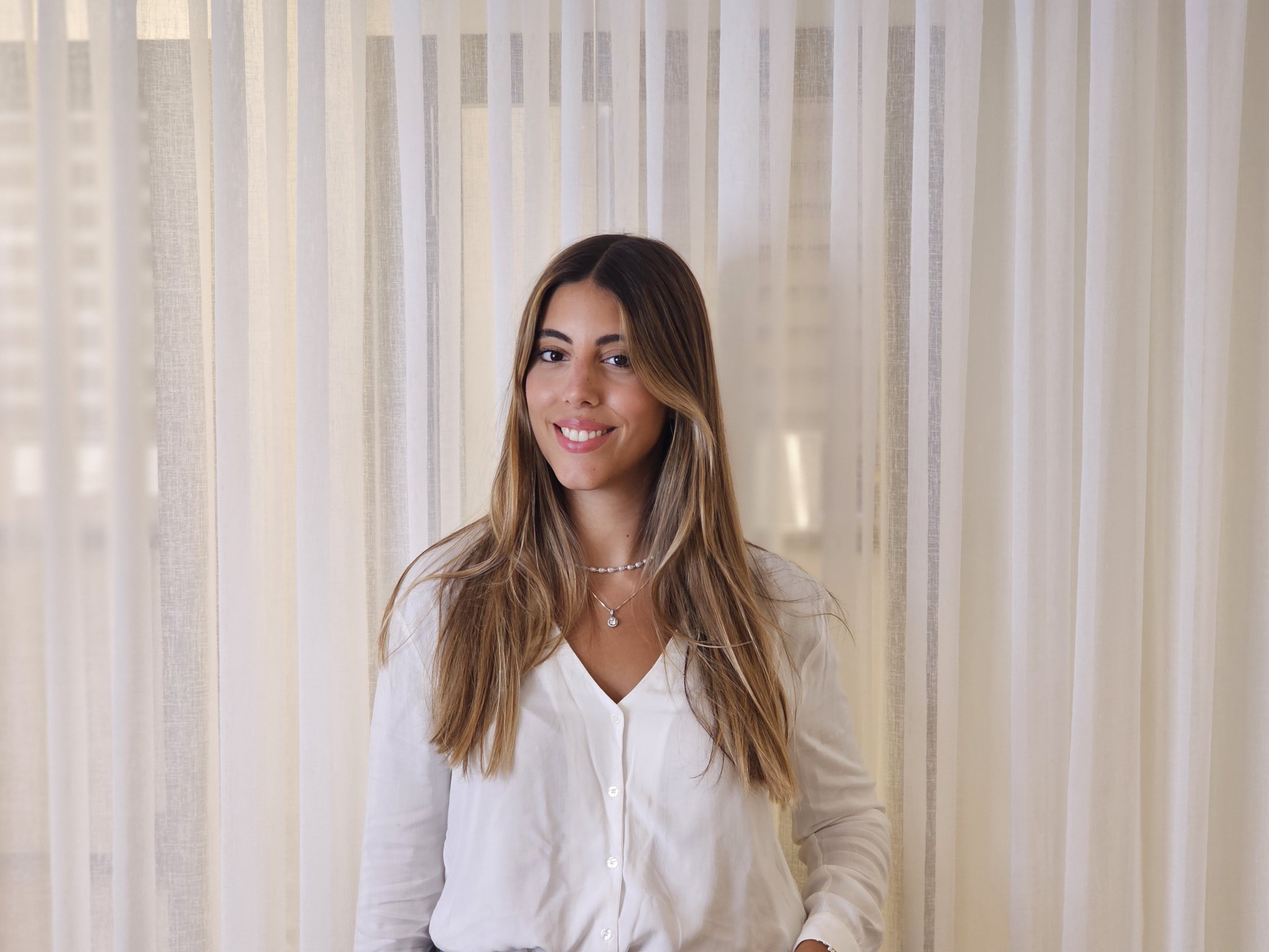 נוי יעקב, סוכנת ביטוח