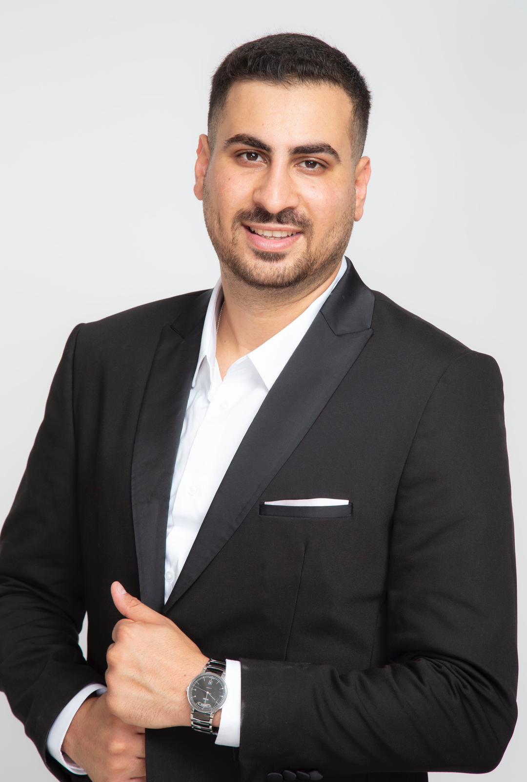 ינון יעקובוב, סוכן ביטוח